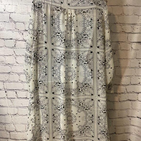 Potter's Pot Black & White Lightweight Floral Open Front Cardigan - size Large - Picture 5 of 8